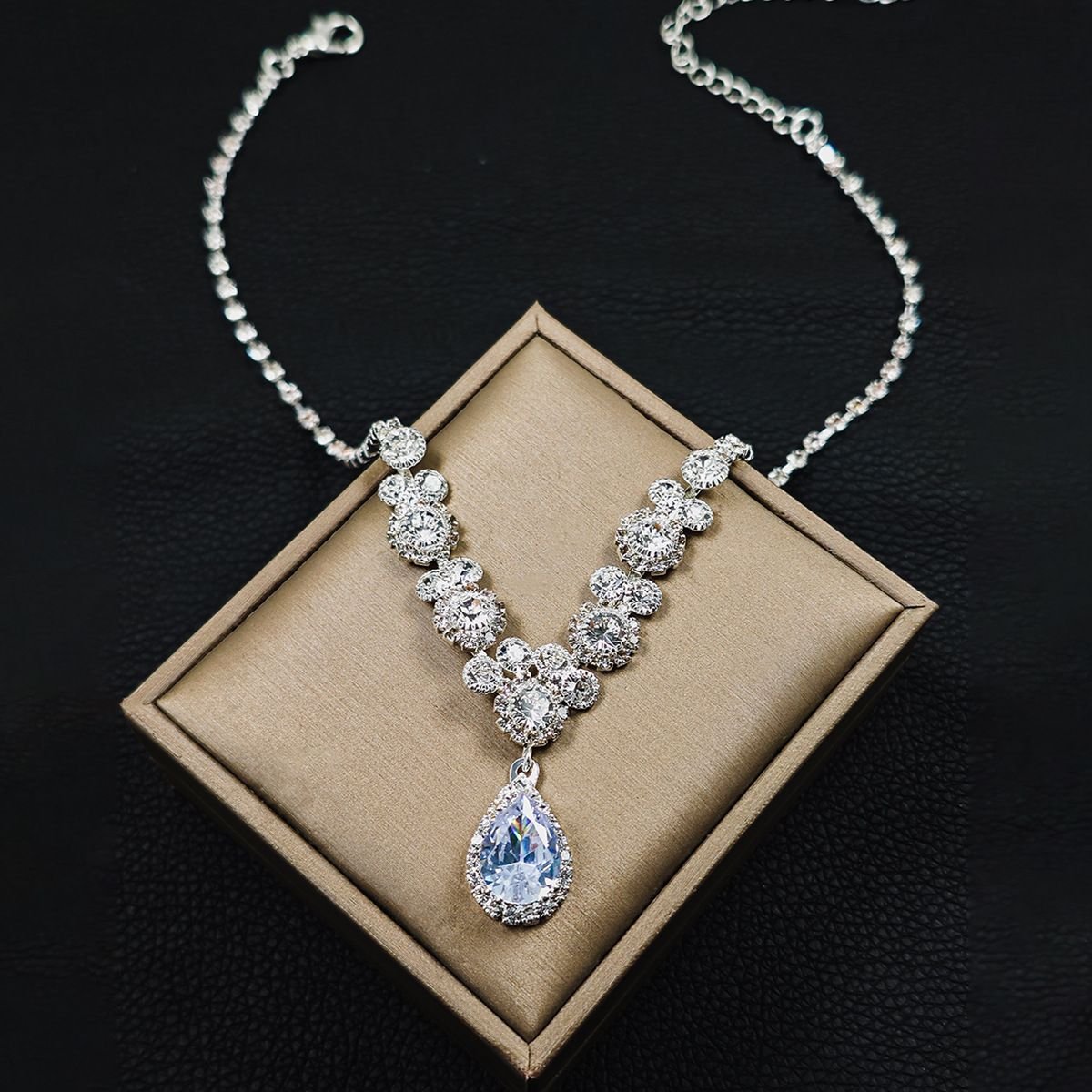 Elegant Silver-Tone Teardrop Crystal Jewelry Set – 3 Pcs - Image 5